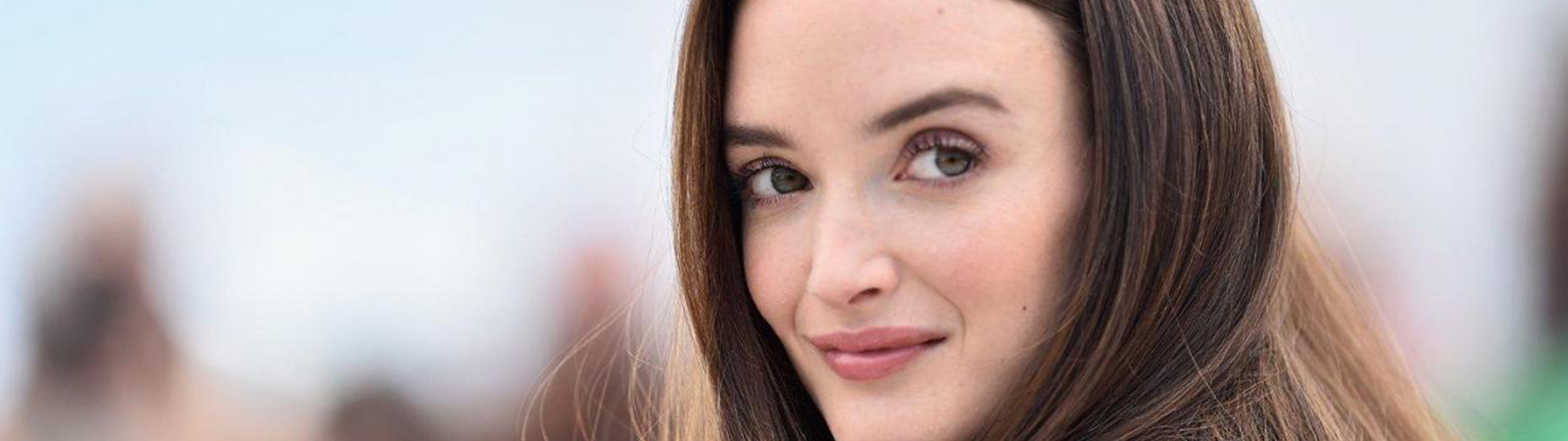 Актриса Шарлотта Ле Бон на показе Jacquemus