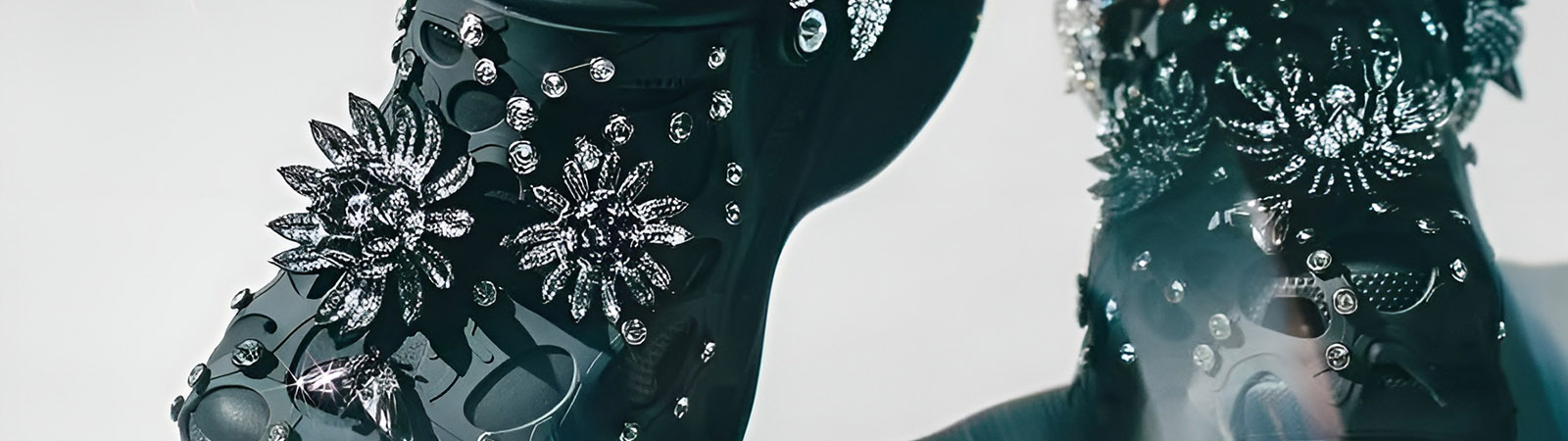 Платформенные сабо Crocs Bae Clog с кристаллами Swarovski Платформенные сабо Crocs Bae Clog с кристаллами Swarovski