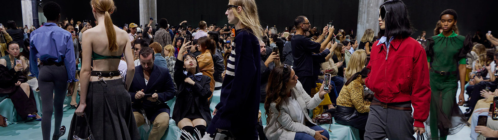 Показ Prada осень-зима 2025-2026