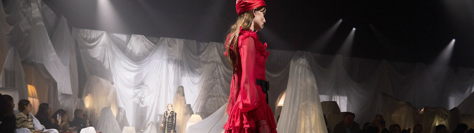 Весенне-летняя коллекция Valentino 2025 Весенне-летняя коллекция Valentino 2025