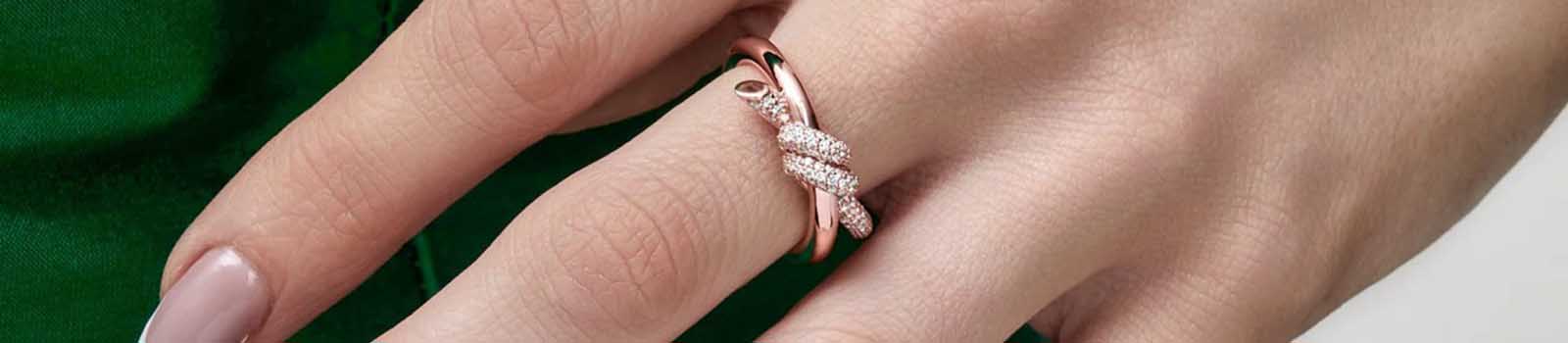 Купить копии и реплики кольца, стильные украшения люкс брендов в магазине BRANDPAGE. Купить копии и реплики кольца, стильные украшения люкс брендов в магазине BRANDPAGE.