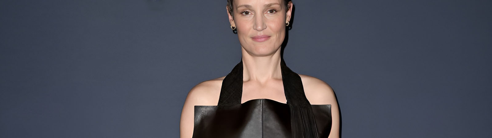 Джулианна Мур в платье Bottega Veneta на Каннском кинофестивале 2025 Джулианна Мур в платье Bottega Veneta на Каннском кинофестивале 2025