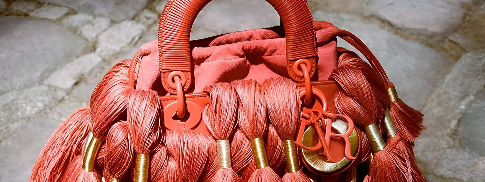 Переосмысление и искусство: Lady&nbsp;Dior от Джонатана Андерсона и Шейлы Хикс