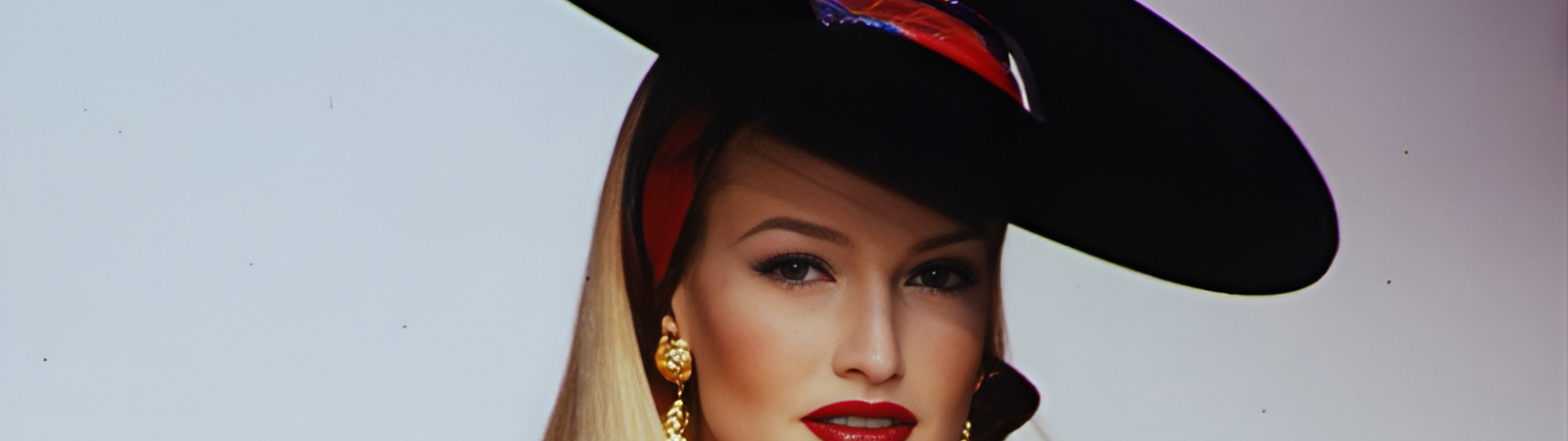 Широкополая шляпа в ретро-стиле