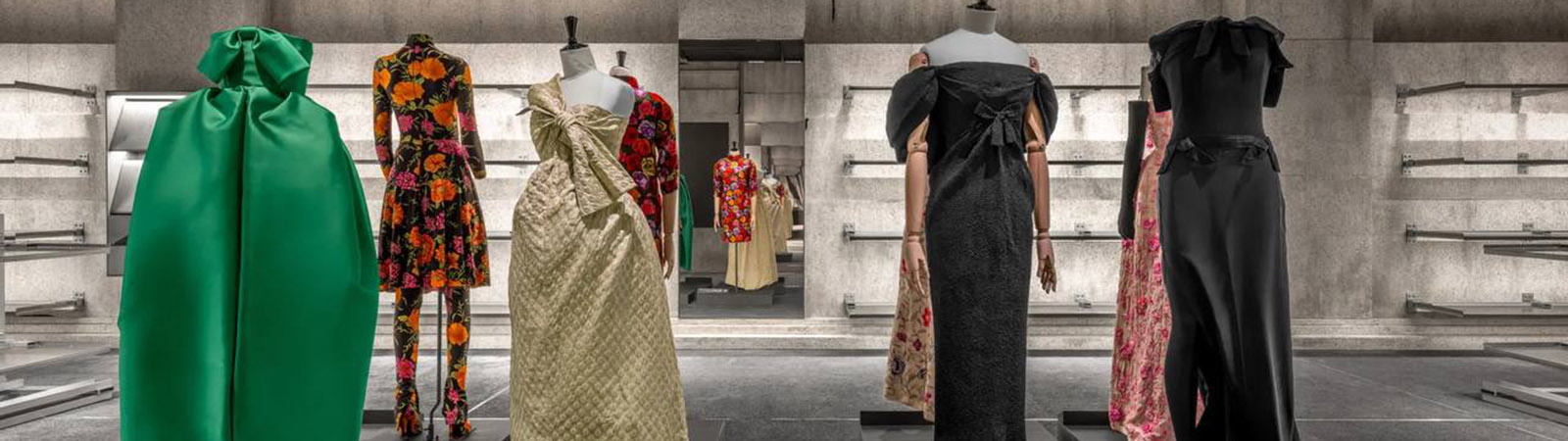 Фасад бутика Balenciaga в Шанхае