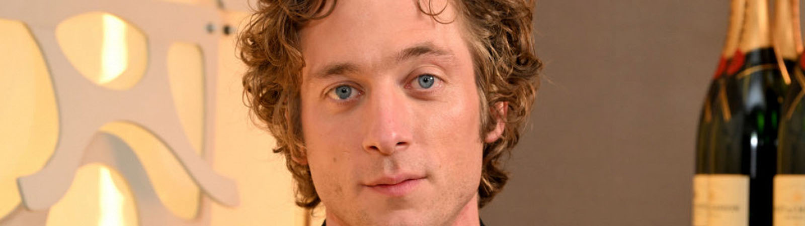 Джереми Аллен Уайт: новый амбассадор Louis Vuitton