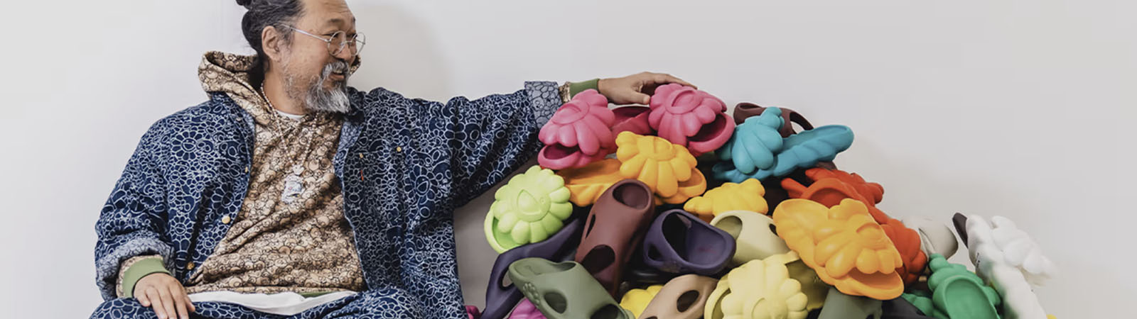 Яркие шлёпанцы в форме цветков из новой коллекции Ohana Hatake