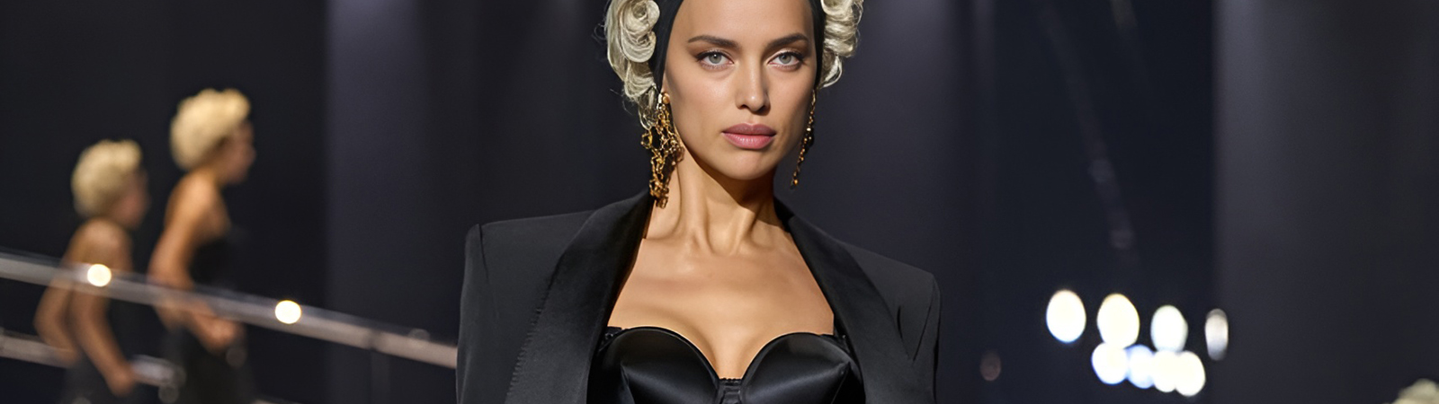 Классический костюм Saint Laurent весна 2025