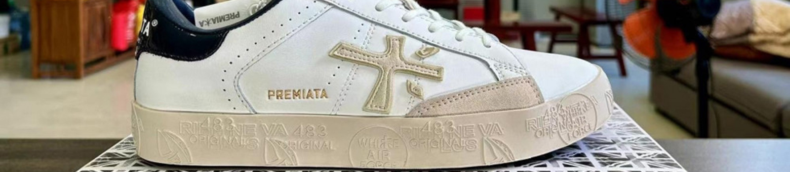 одежда, обувь, сумки и аксессуары Prada