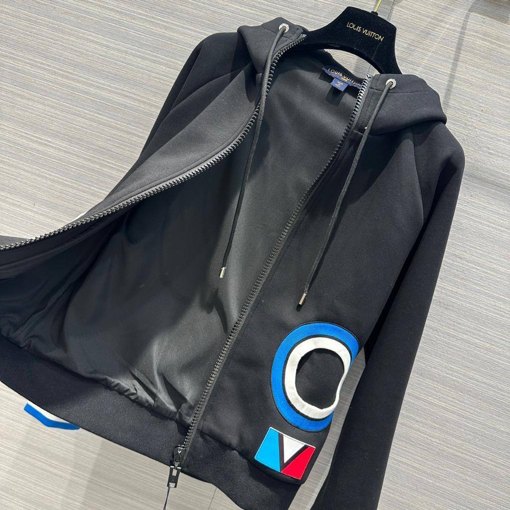 Спортивный костюм Louis Vuitton коллекционный BP-43712 Спортивный костюм Louis Vuitton коллекционный BP-43712