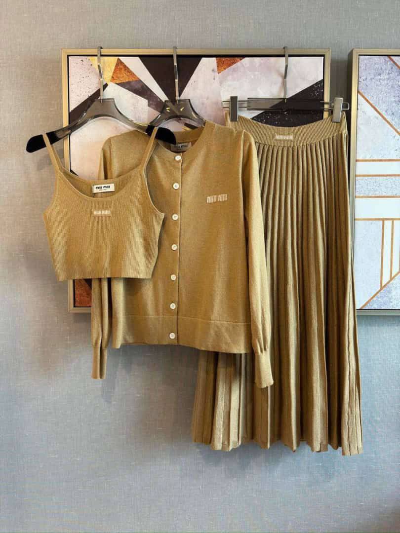 Трендовый костюм Miu Miu BP-46795 Трендовый костюм Miu Miu BP-46795