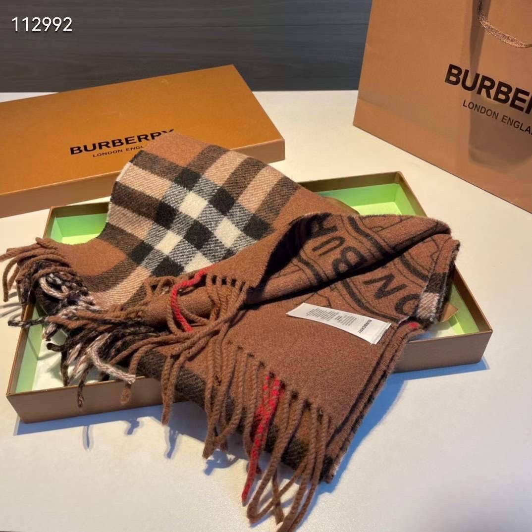 Шарф для стильных образов Burberry BP-39112 Шарф для стильных образов Burberry BP-39112