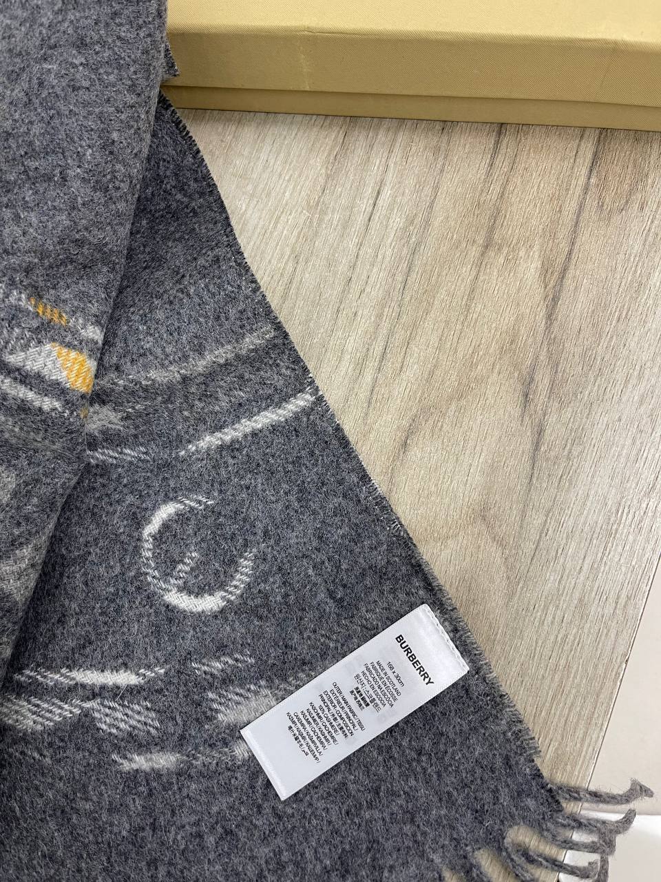 Шарф стильный Burberry BP-25538 Шарф стильный Burberry BP-25538