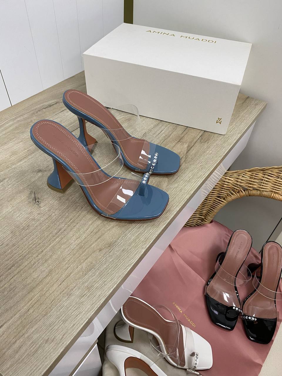 Дизайнерские босоножки Amina Muaddi BP-34649 Дизайнерские босоножки Amina Muaddi BP-34649