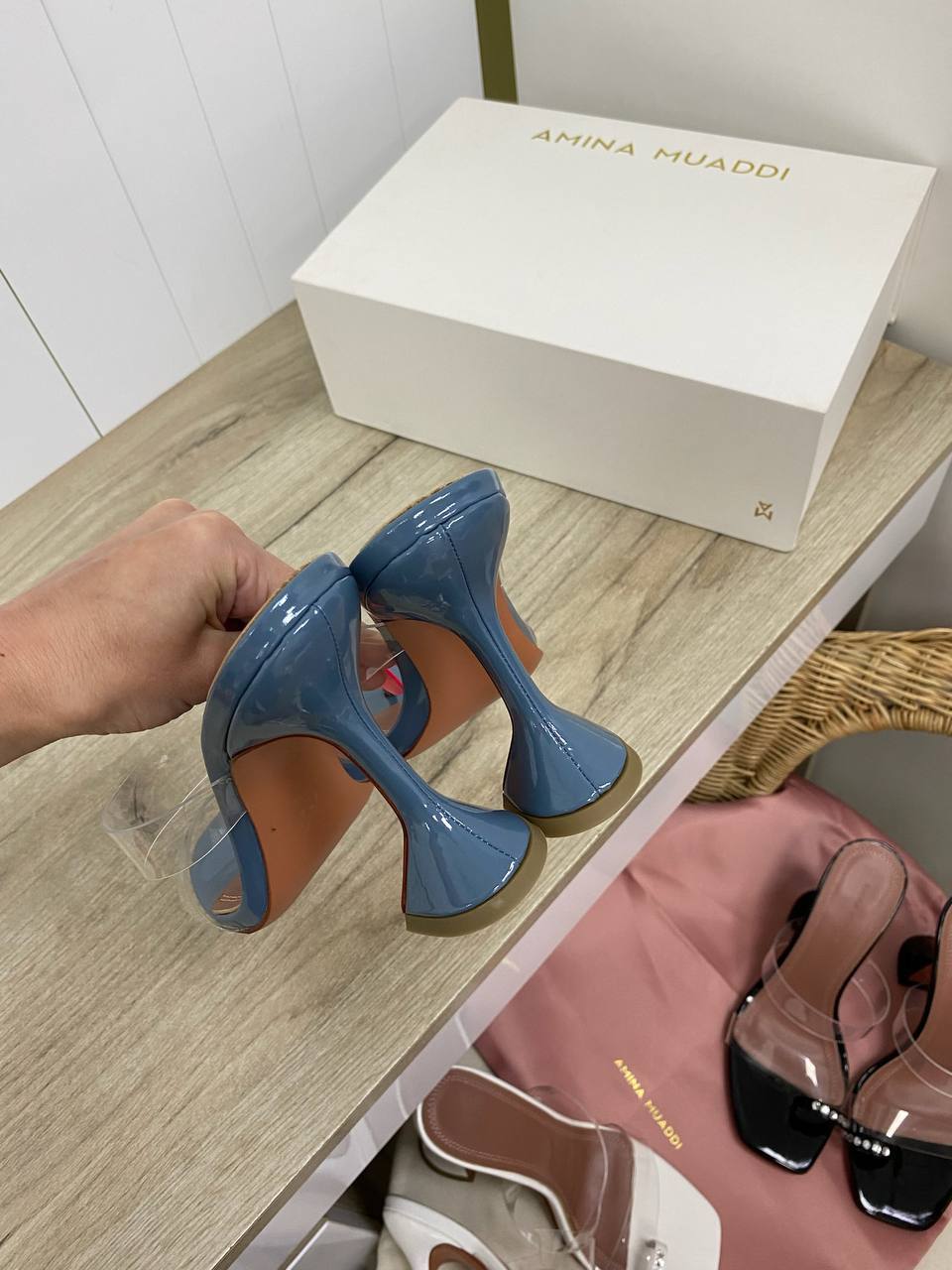 Дизайнерские босоножки Amina Muaddi BP-34649 Дизайнерские босоножки Amina Muaddi BP-34649