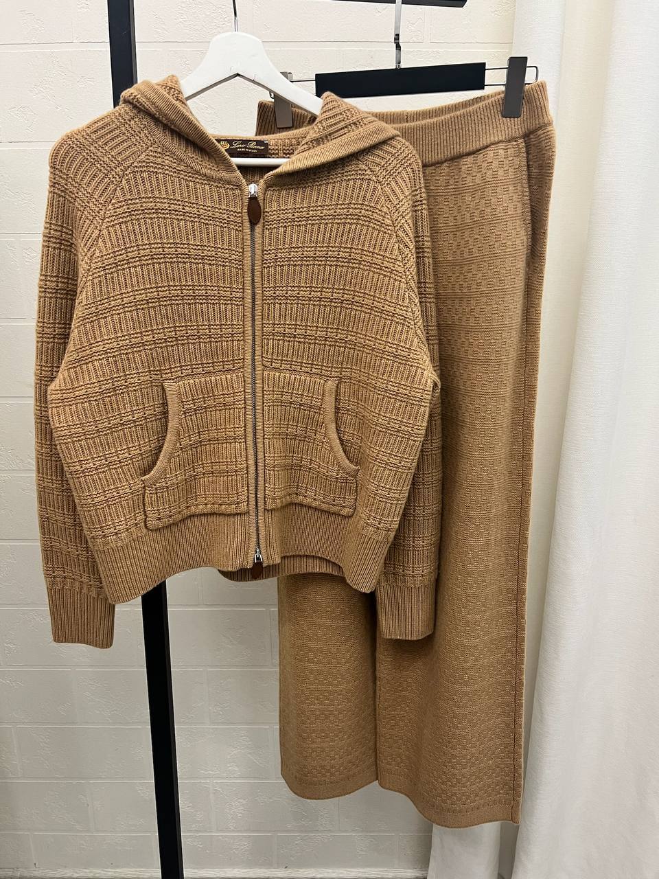 Женский люксовый костюм Loro Piana BP-45987 Женский люксовый костюм Loro Piana BP-45987