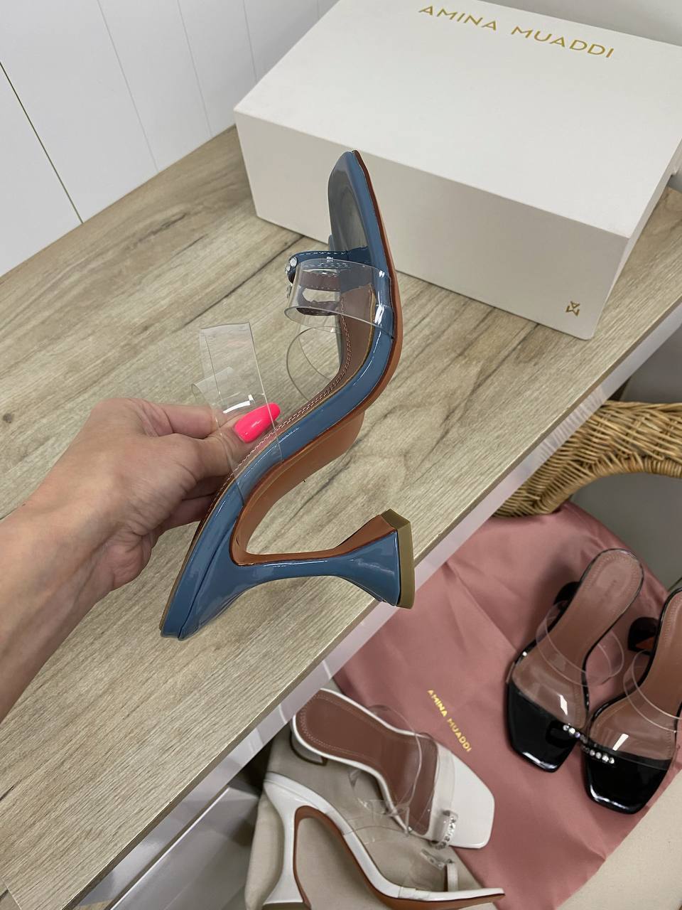 Дизайнерские босоножки Amina Muaddi BP-34649 Дизайнерские босоножки Amina Muaddi BP-34649