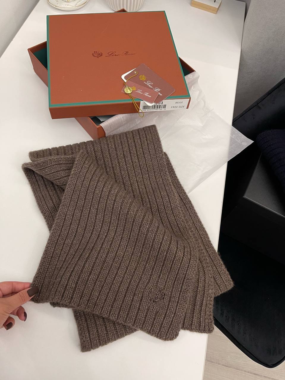 Стильный шарф Loro Piana BP-39740 Стильный шарф Loro Piana BP-39740