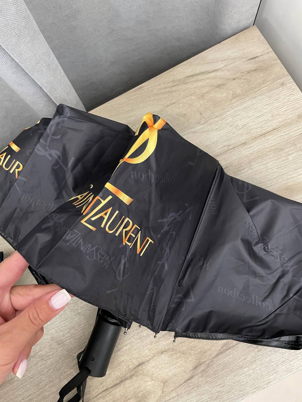 Премиальный зонт Yves Saint Laurent BP-52275 Премиальный зонт Yves Saint Laurent BP-52275