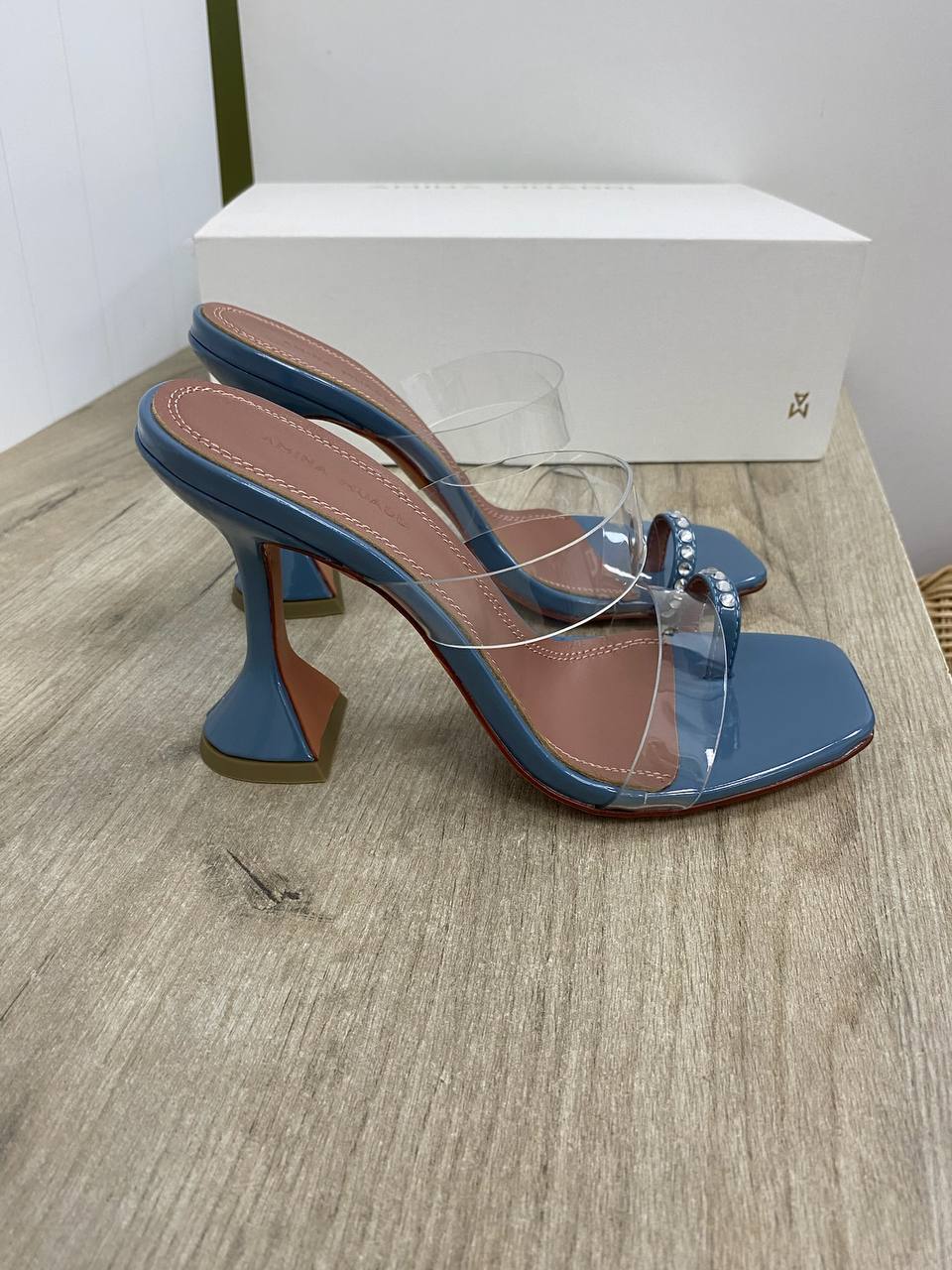 Дизайнерские босоножки Amina Muaddi BP-34649 Дизайнерские босоножки Amina Muaddi BP-34649