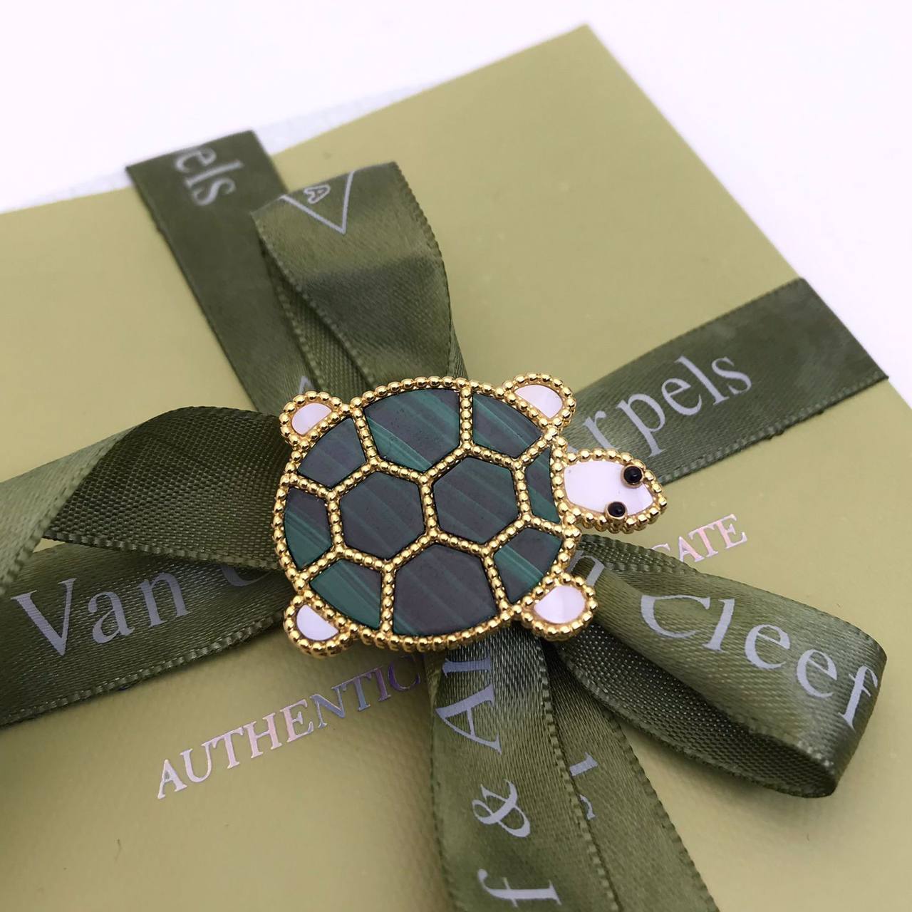 Коллекционная брошь Van Cleef BP-30539 Коллекционная брошь Van Cleef BP-30539