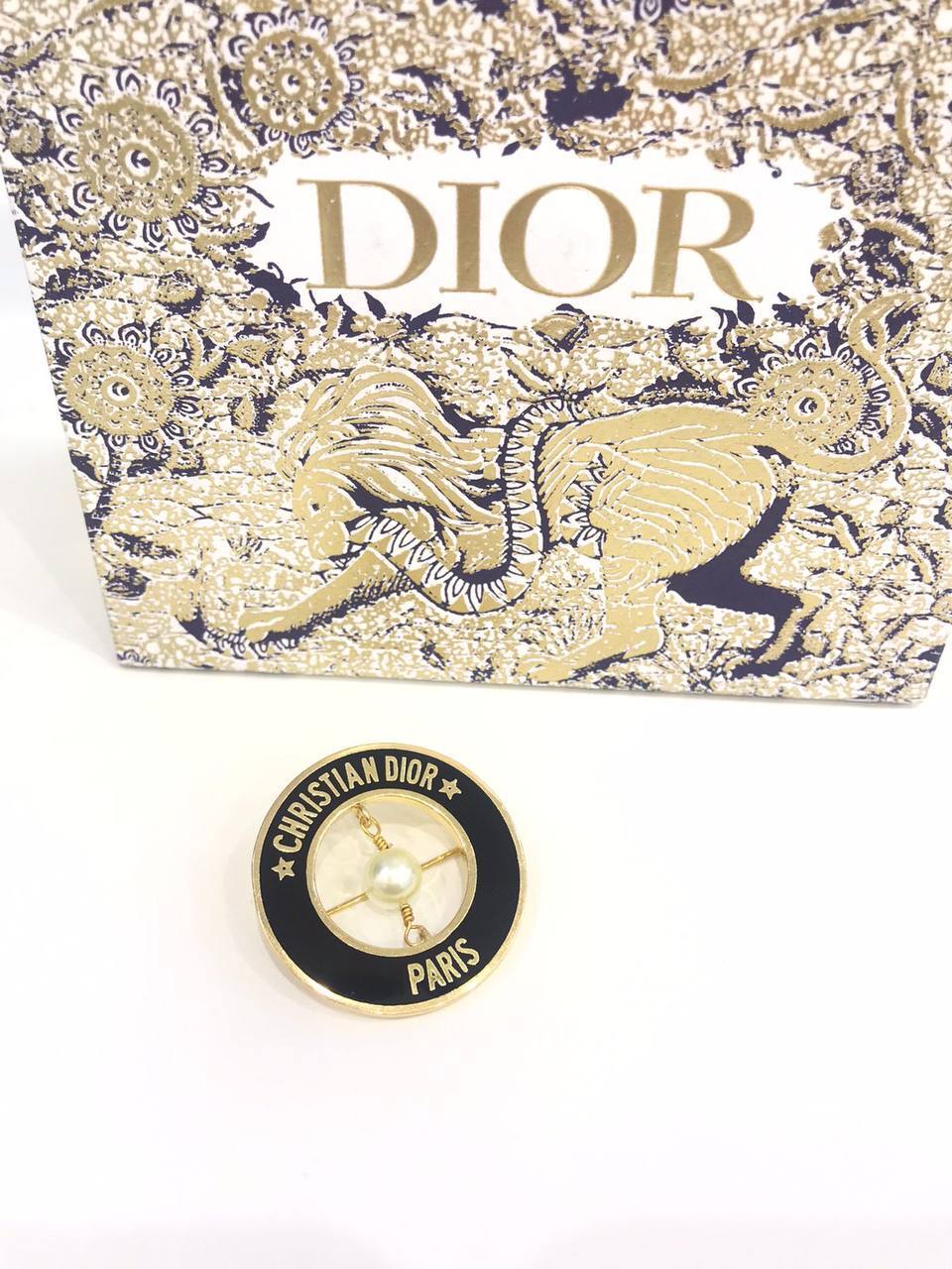 Элитная брошь Christian Dior BP-17276 Элитная брошь Christian Dior BP-17276