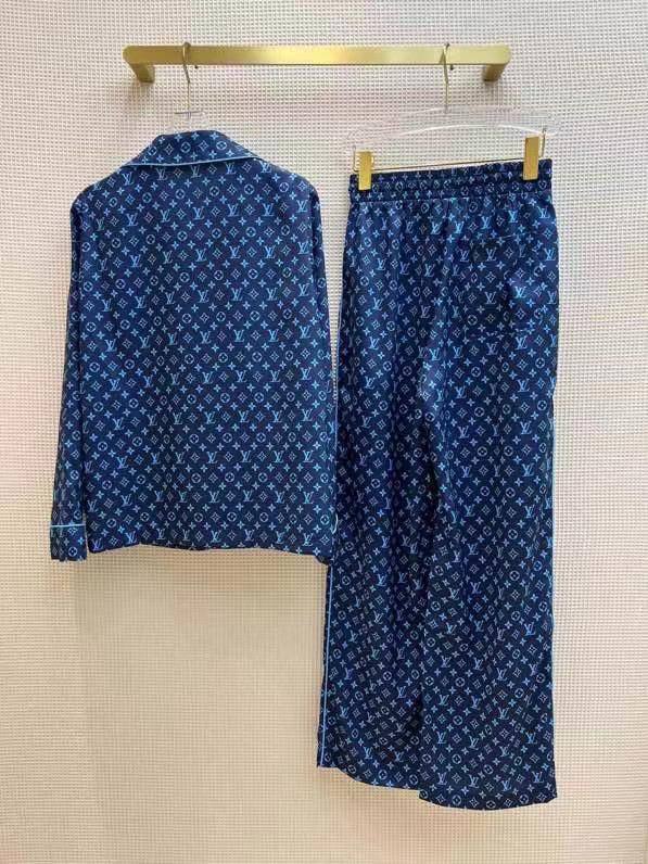 Коллекционный костюм Louis Vuitton BP-16972 Коллекционный костюм Louis Vuitton BP-16972