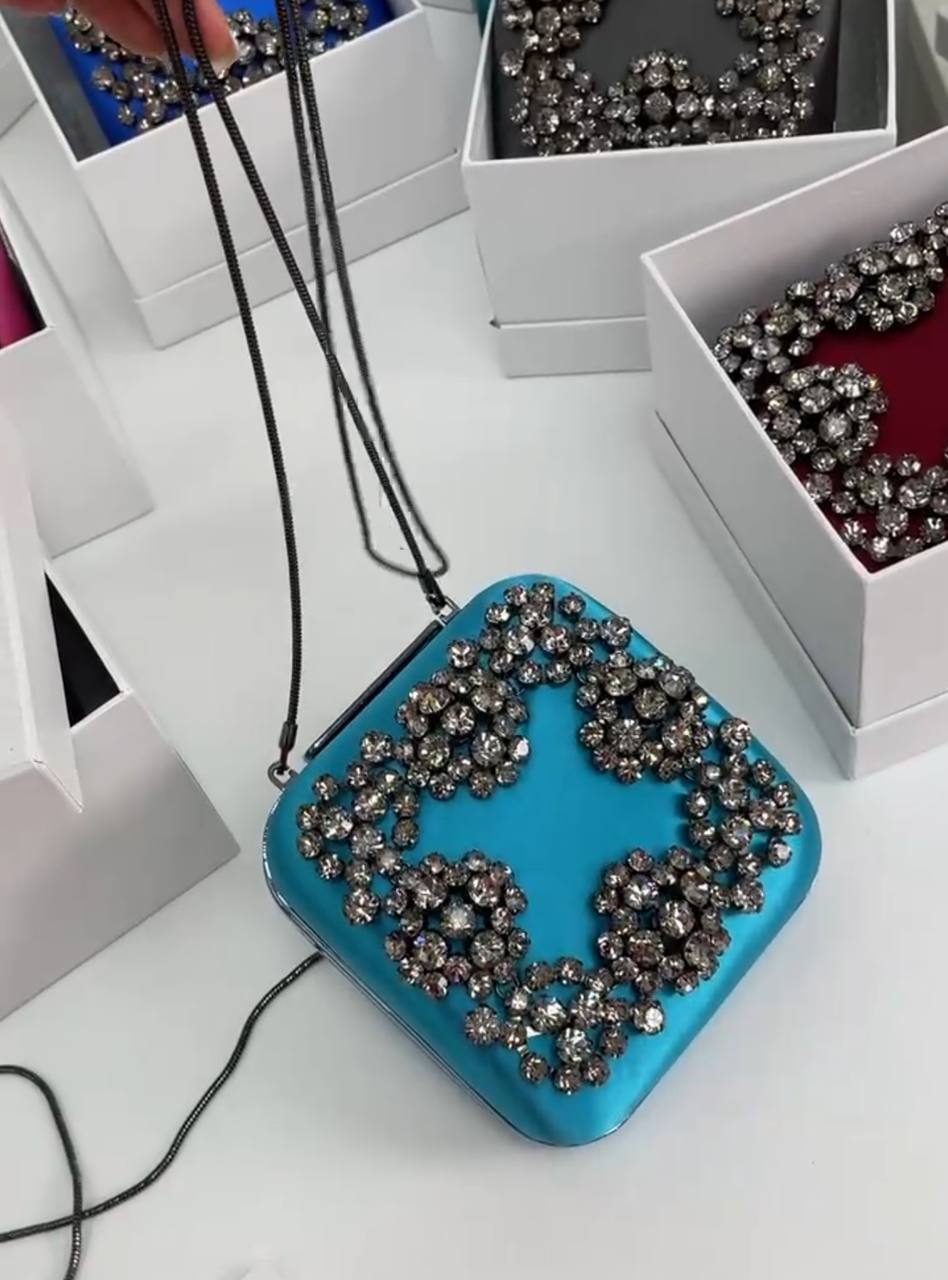 Премиум-клатч Manolo Blahnik BP-17944 Премиум-клатч Manolo Blahnik BP-17944