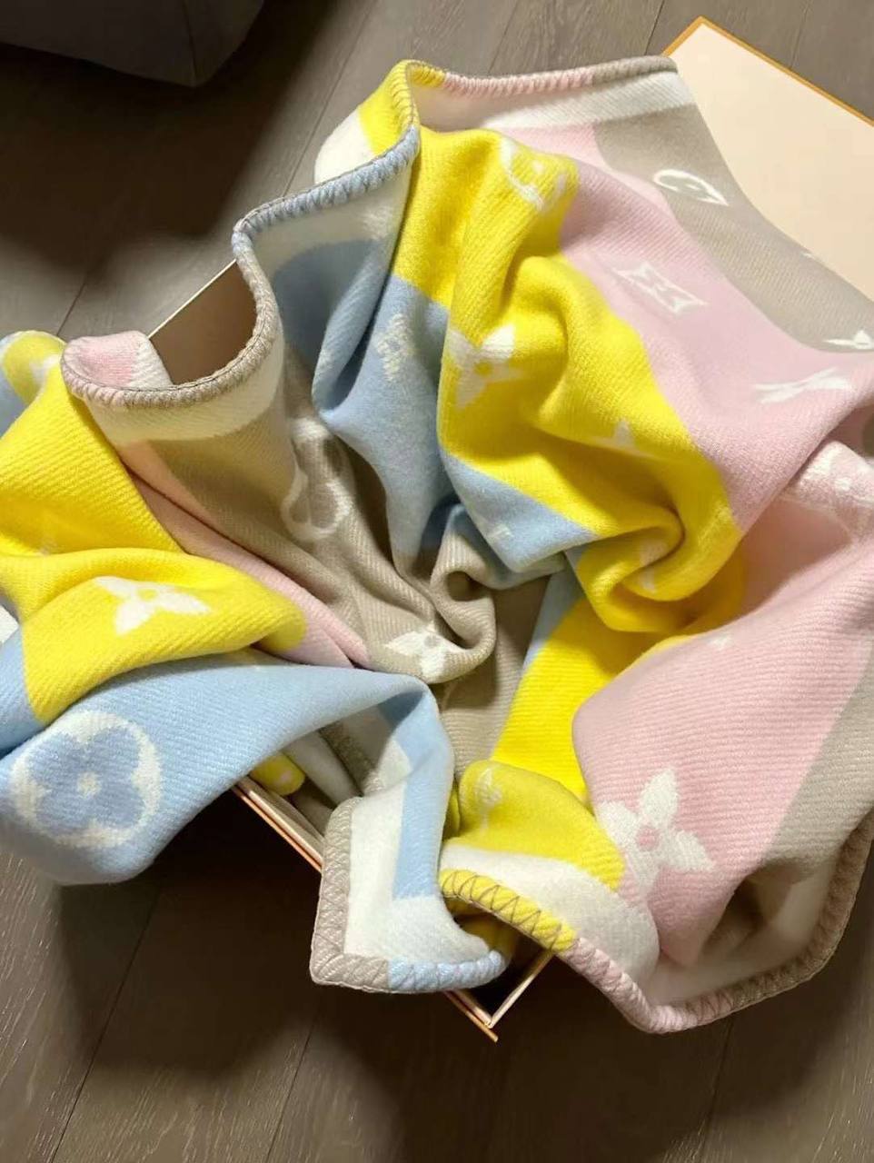 Плед стильный Louis Vuitton BP-38020 Плед стильный Louis Vuitton BP-38020