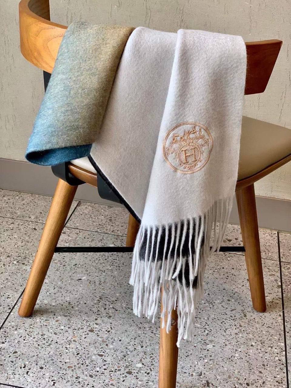 Hermes шарф трендовый BP-38183 Hermes шарф трендовый BP-38183