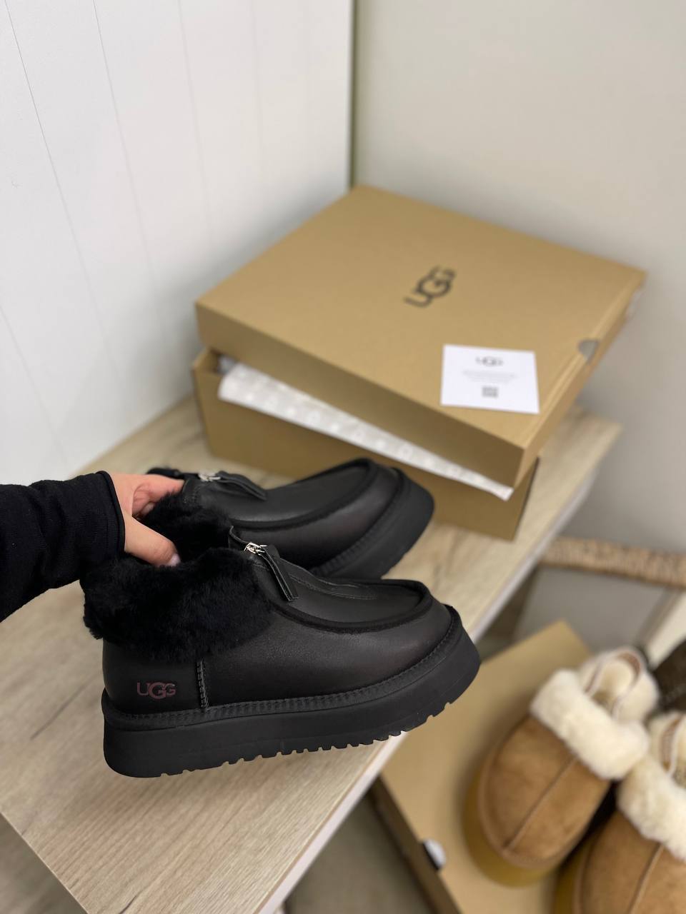 Черные Neumel Platform Ugg Australia BP-26451 трендовые Черные Neumel Platform Ugg Australia BP-26451 трендовые