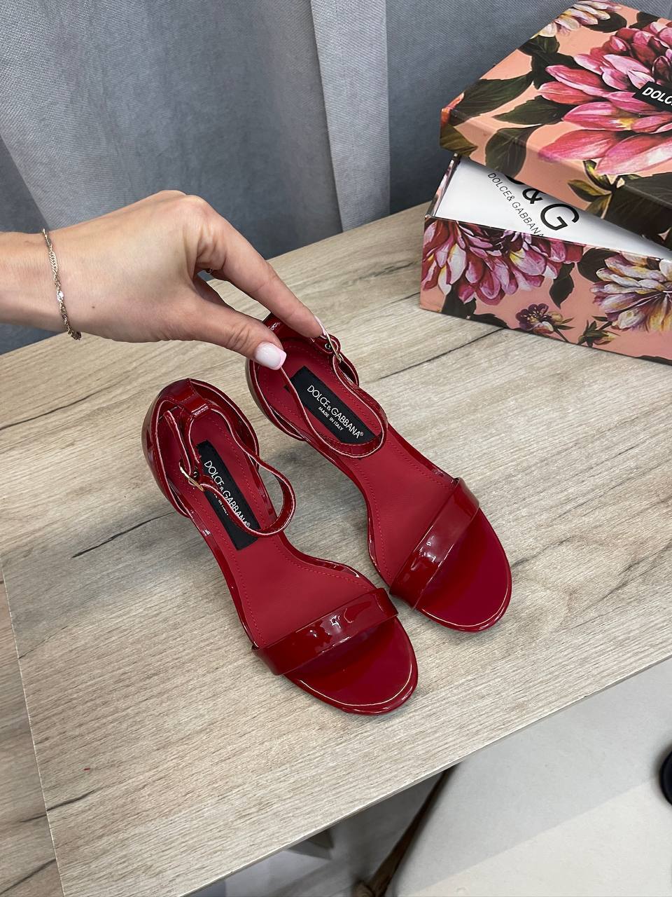 Дизайнерские босоножки Dolce & Gabbana BP-51549 Дизайнерские босоножки Dolce & Gabbana BP-51549