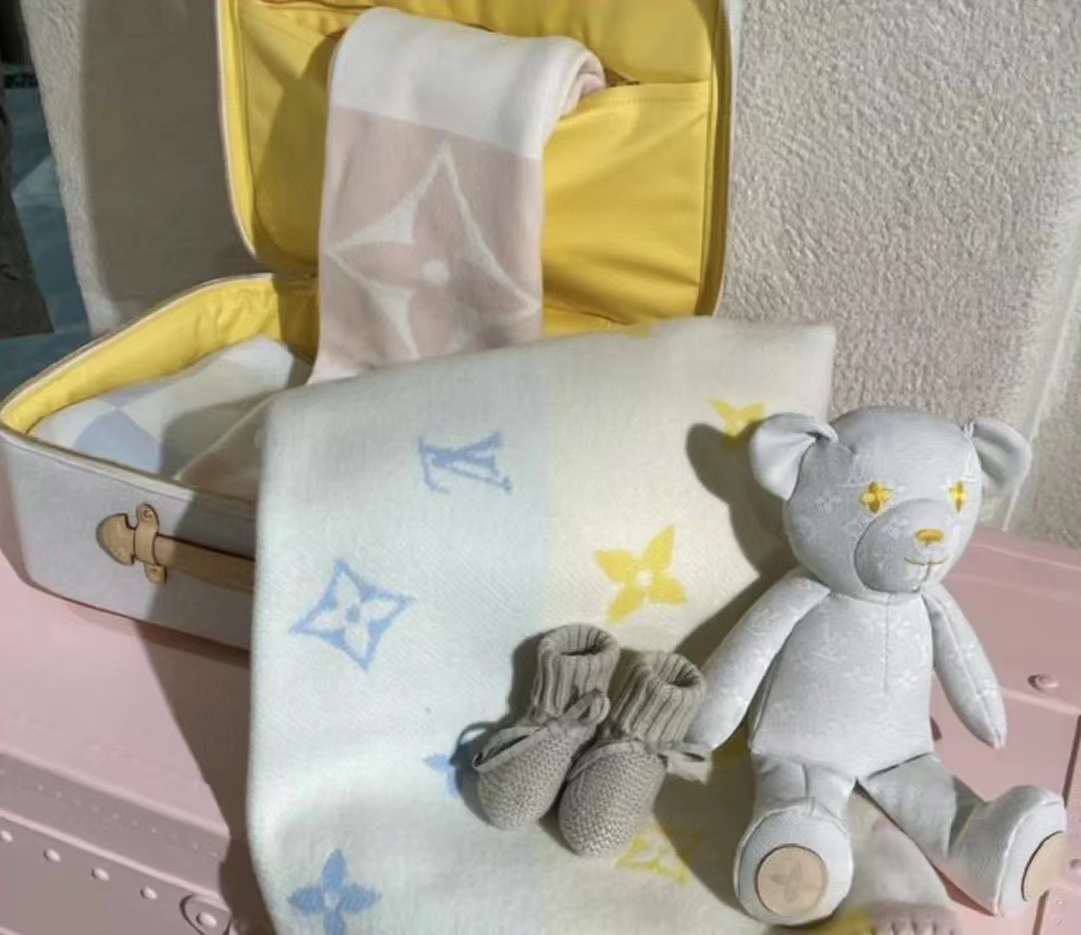 Плед стильный Louis Vuitton BP-38020 Плед стильный Louis Vuitton BP-38020