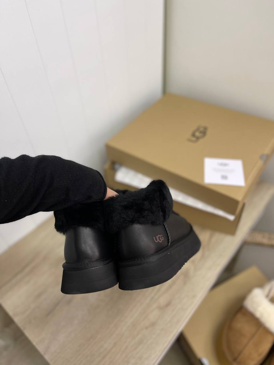 Черные Neumel Platform Ugg Australia BP-26451 трендовые Черные Neumel Platform Ugg Australia BP-26451 трендовые