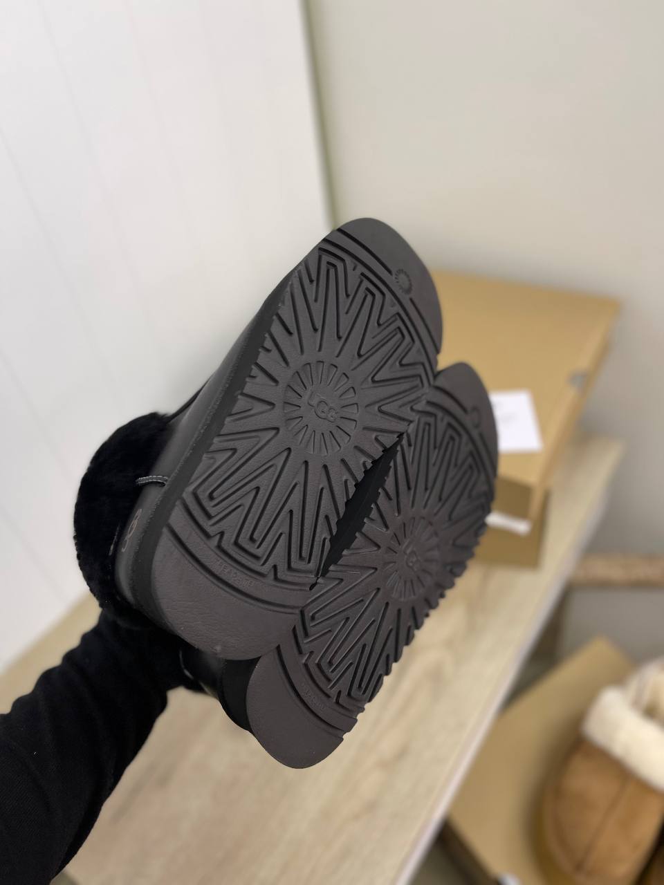 Черные Neumel Platform Ugg Australia BP-26451 трендовые Черные Neumel Platform Ugg Australia BP-26451 трендовые