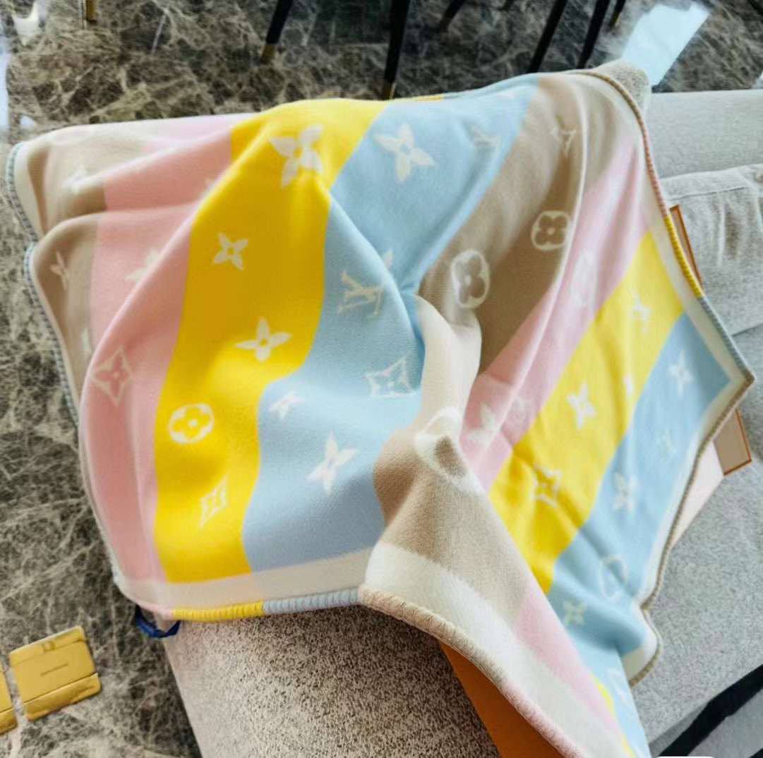 Плед стильный Louis Vuitton BP-38020 Плед стильный Louis Vuitton BP-38020