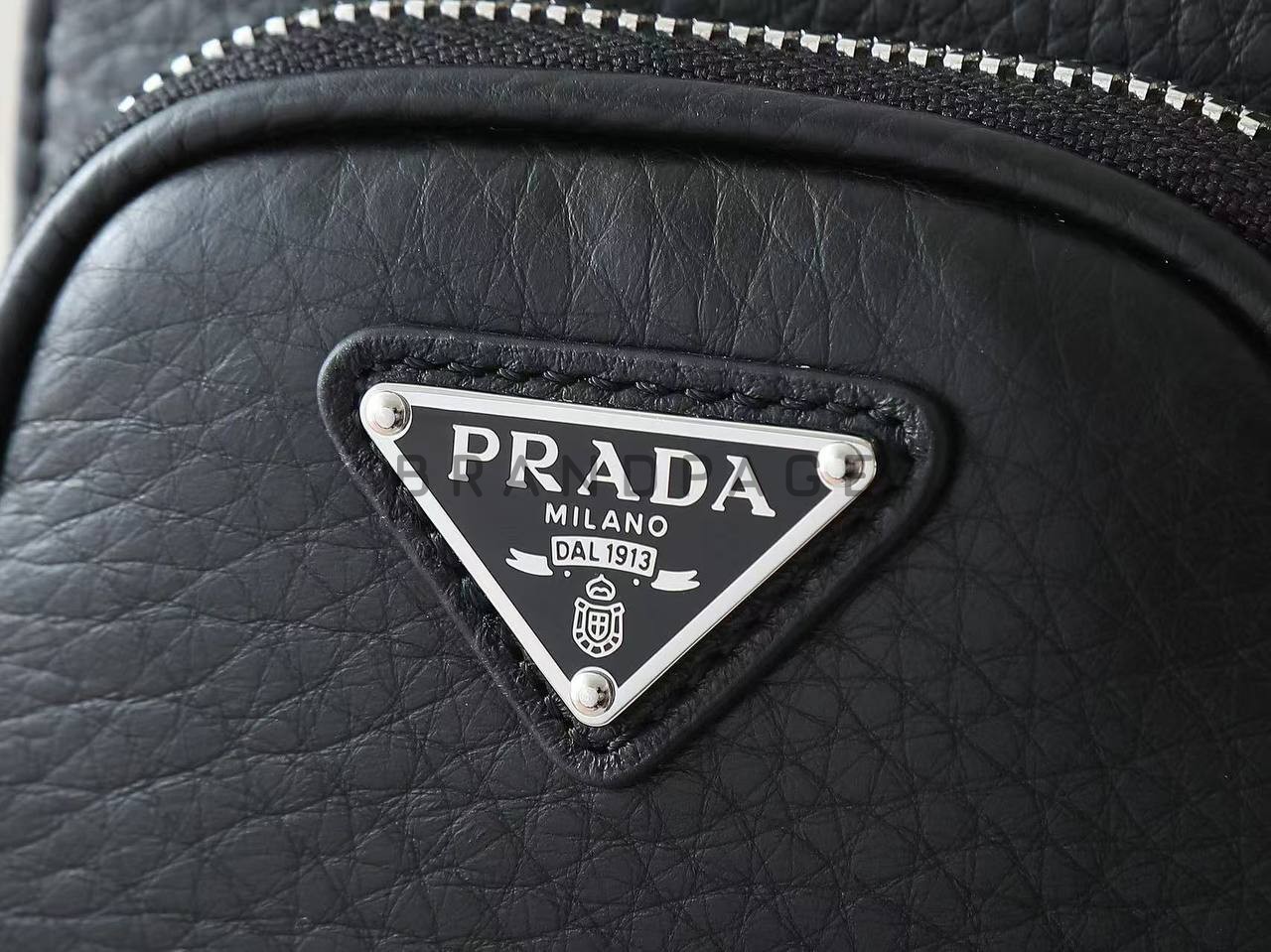 Сумка из телячьей кожи Prada BPLUX13198 Сумка из телячьей кожи Prada BPLUX13198