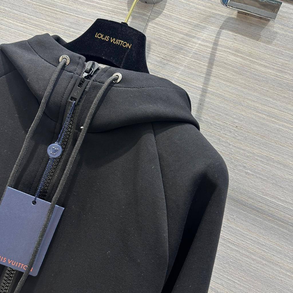 Спортивный костюм Louis Vuitton коллекционный BP-43712 Спортивный костюм Louis Vuitton коллекционный BP-43712