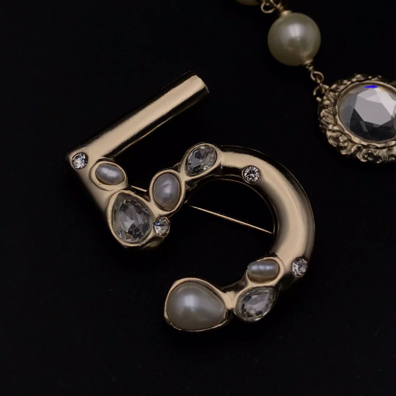 Трендовая брошь Chanel BP-28598 Трендовая брошь Chanel BP-28598