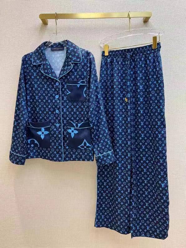 Коллекционный костюм Louis Vuitton BP-16972 Коллекционный костюм Louis Vuitton BP-16972