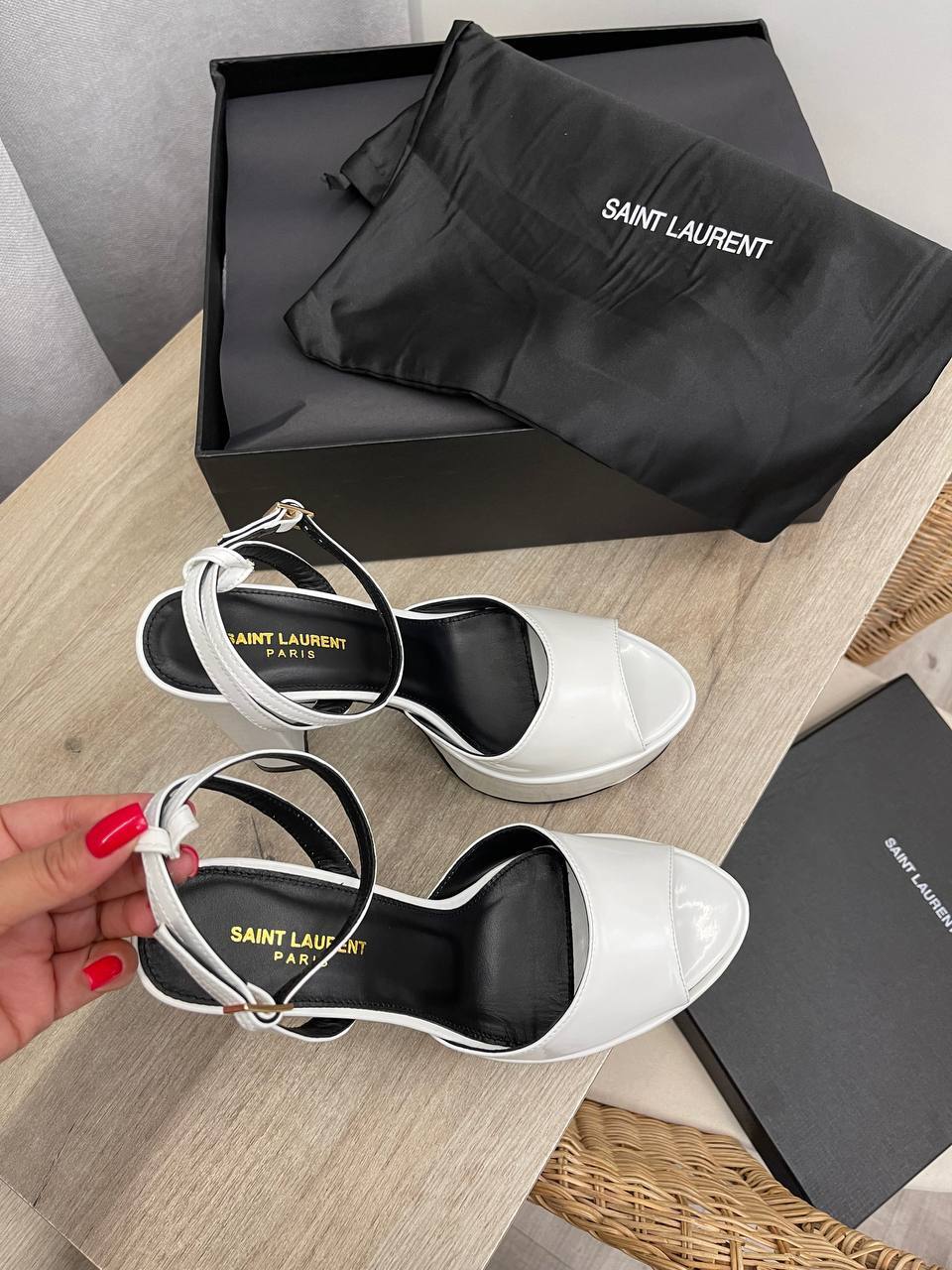 Трендовые босоножки Yves Saint Laurent BP-52840 Трендовые босоножки Yves Saint Laurent BP-52840