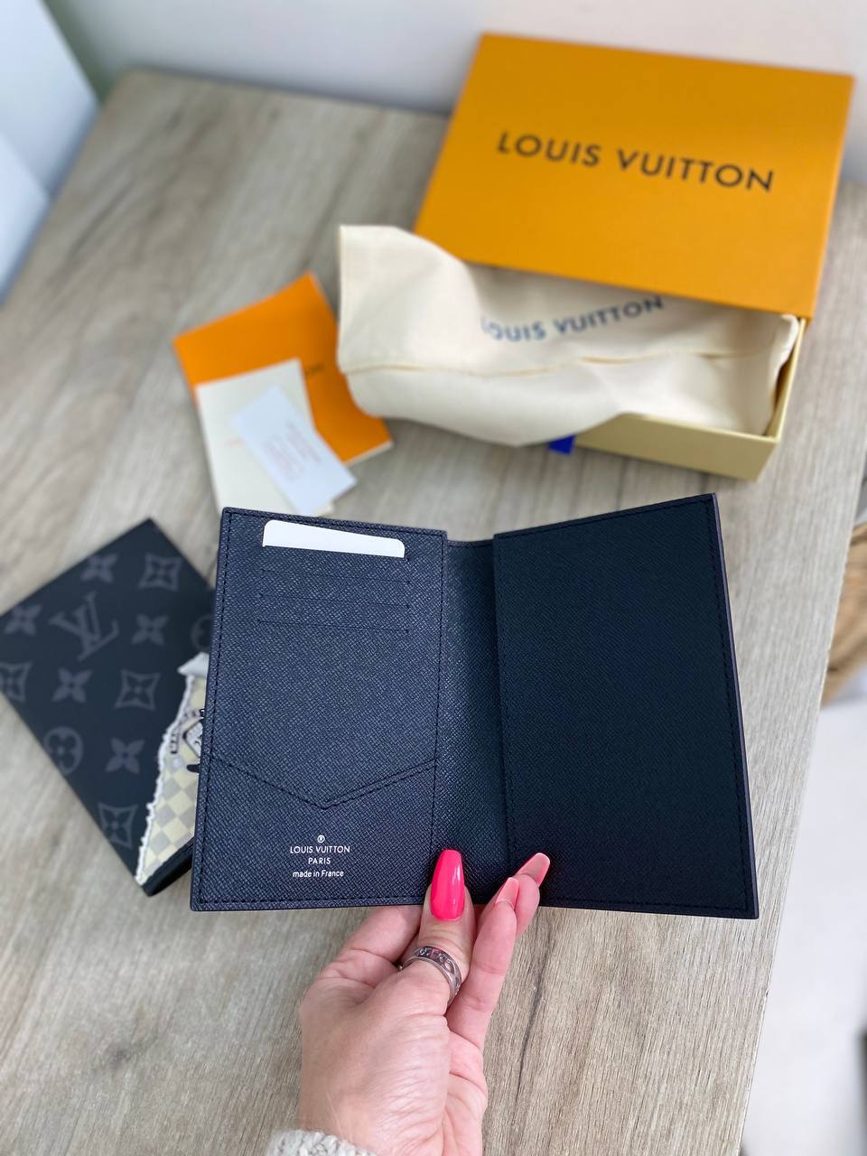 Обложка на паспорт люкс Louis Vuitton BP-23779 Обложка на паспорт люкс Louis Vuitton BP-23779