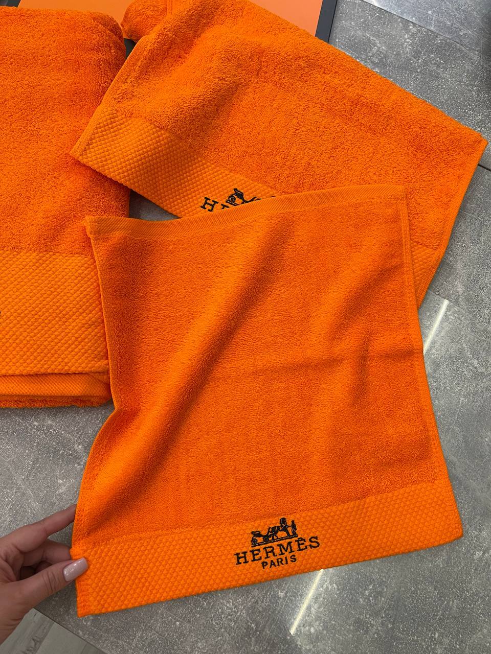 Комплект полотенец Hermes BP-43339 из трех Комплект полотенец Hermes BP-43339 из трех