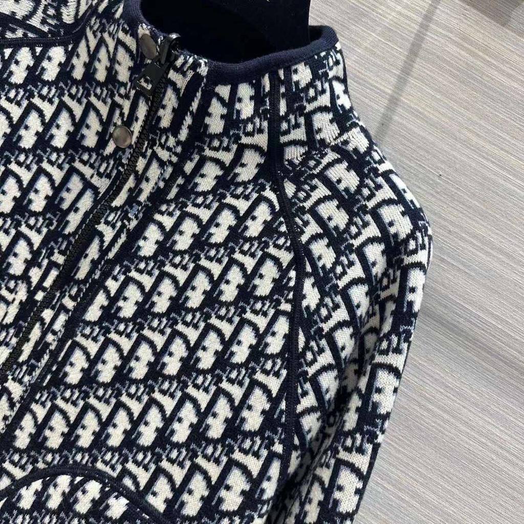 Двухсторонний трендовый бомбер Christian Dior BP-38094 Двухсторонний трендовый бомбер Christian Dior BP-38094