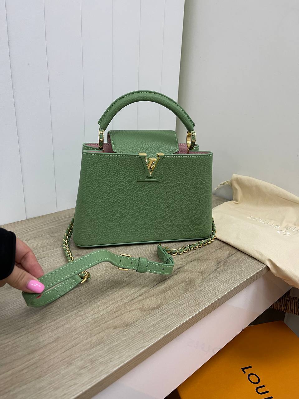 Коллекционная сумка Capucines, 27 см, Louis Vuitton BP-29920 Коллекционная сумка Capucines, 27 см, Louis Vuitton BP-29920