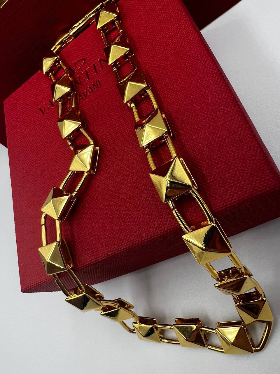 Трендовое колье Valentino BP-47843 Трендовое колье Valentino BP-47843