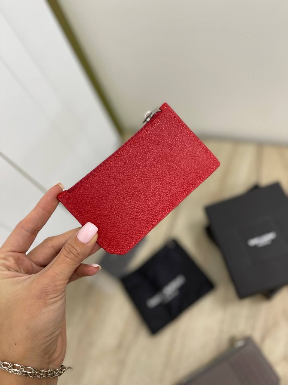 Красный трендовый картхолдер Yves Saint Laurent BP-18586 Красный трендовый картхолдер Yves Saint Laurent BP-18586