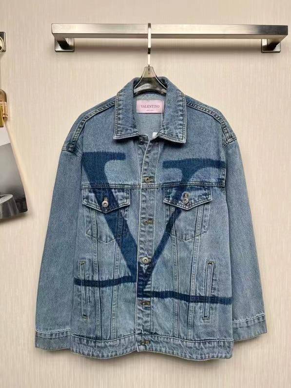 Куртка Valentino повседневная женская BP-17385 Куртка Valentino повседневная женская BP-17385