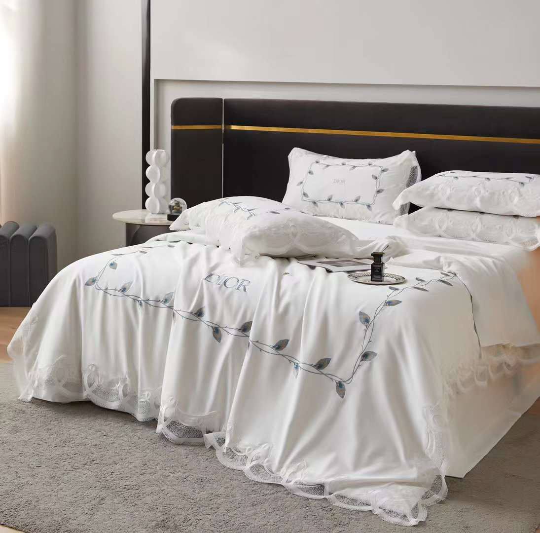 Комплект белья Christian Dior BP-41972 Комплект белья Christian Dior BP-41972