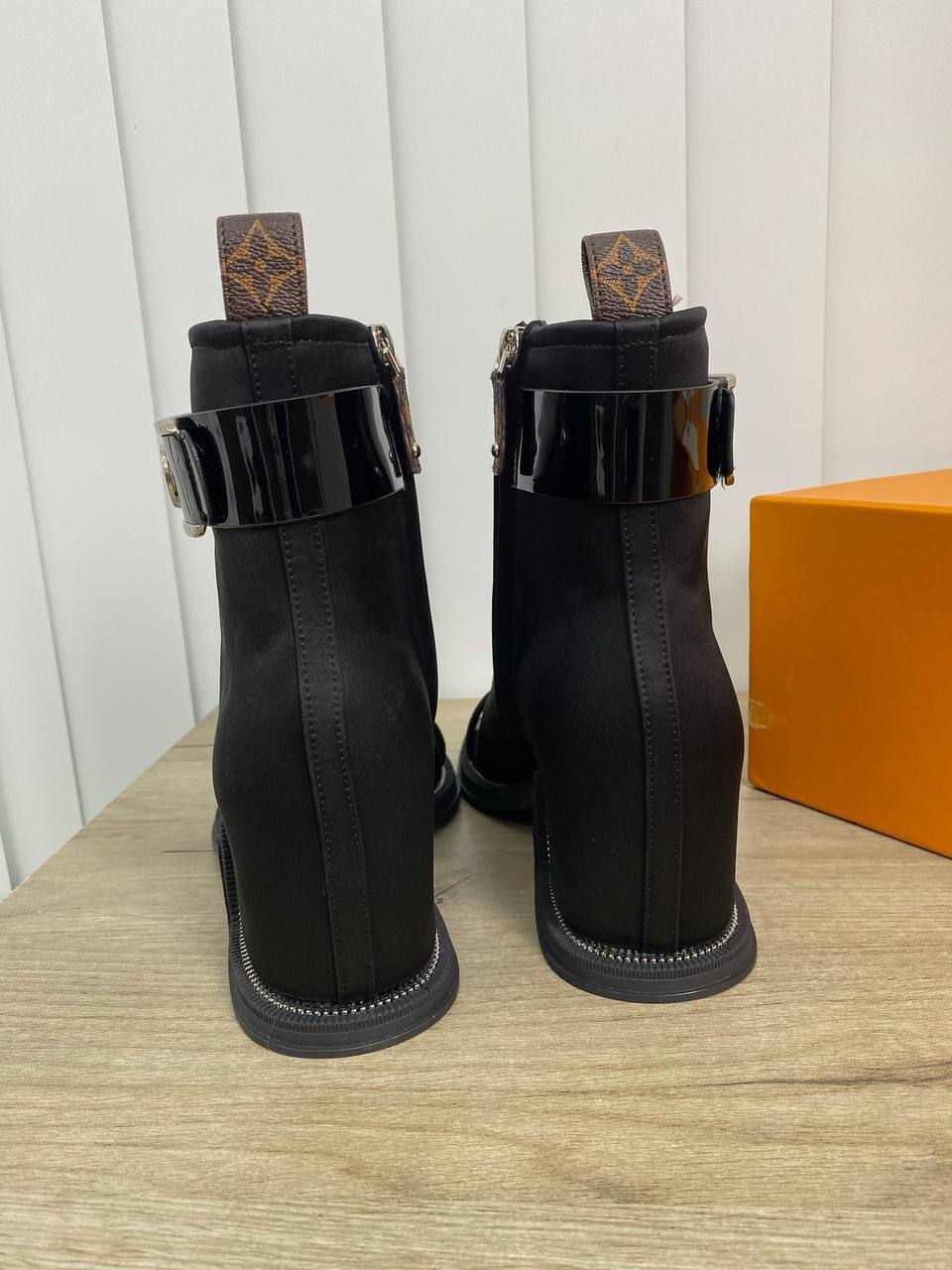 Коллекционные ботильоны Louis Vuitton BP-17516 Коллекционные ботильоны Louis Vuitton BP-17516